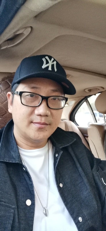 拥抱幸福的第一张照片--福鼎相亲网