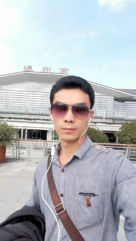 错把真心喂了狗的第三张照片--福鼎相亲网